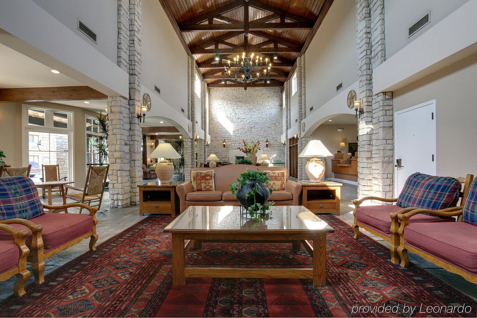 Amerihome Inn & Suites Houston Airport North Интерьер фото