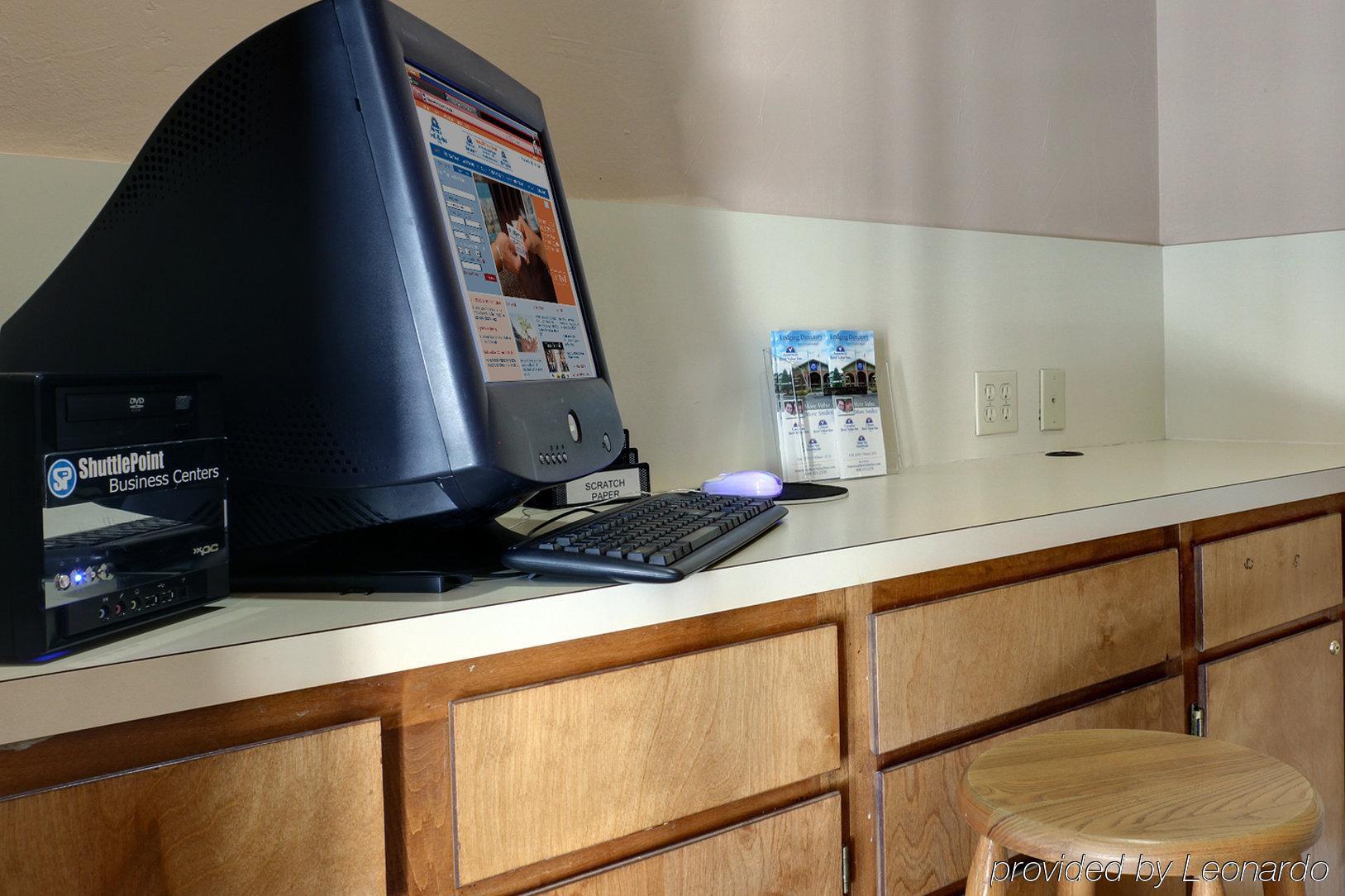 Amerihome Inn & Suites Houston Airport North Удобства фото