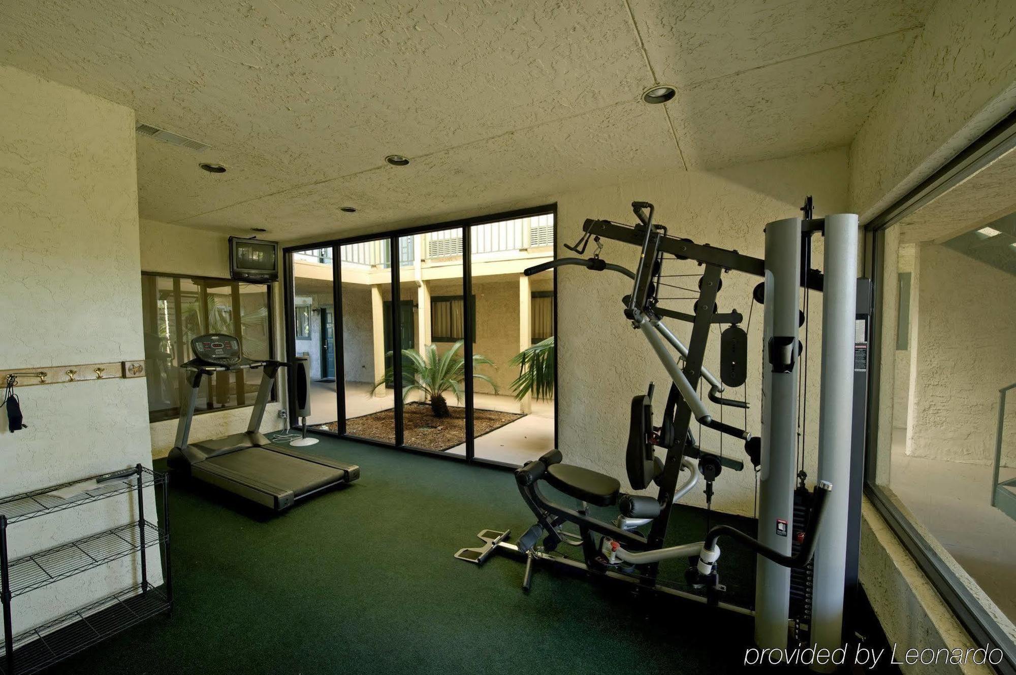 Amerihome Inn & Suites Houston Airport North Удобства фото